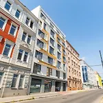 Brand New Studio Apartment #62 With Free Secure Parking In The Center